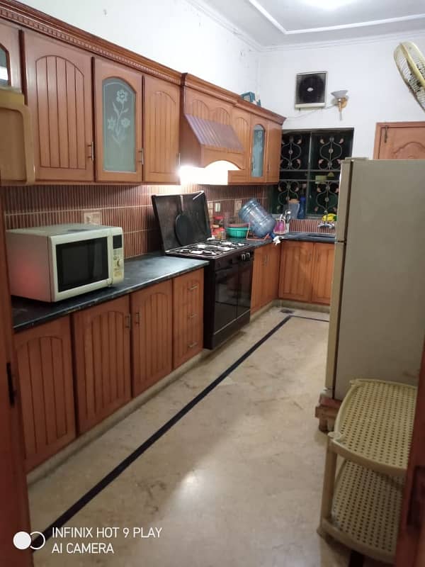 5 Marla Full Furnished Room Available For Rent (TVL Kitchen Sharing) H-2 Block Johar Town 9