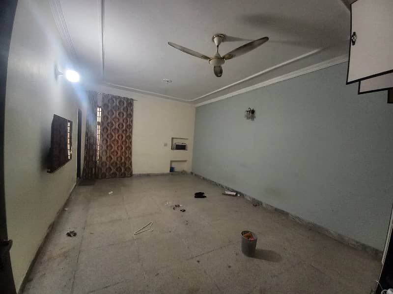 12 Marla Upper Portion Available For Rent In Johar Town F-2 Block Near To Lacass School 4