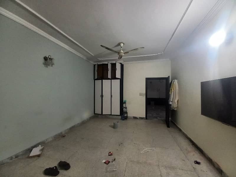 12 Marla Upper Portion Available For Rent In Johar Town F-2 Block Near To Lacass School 5