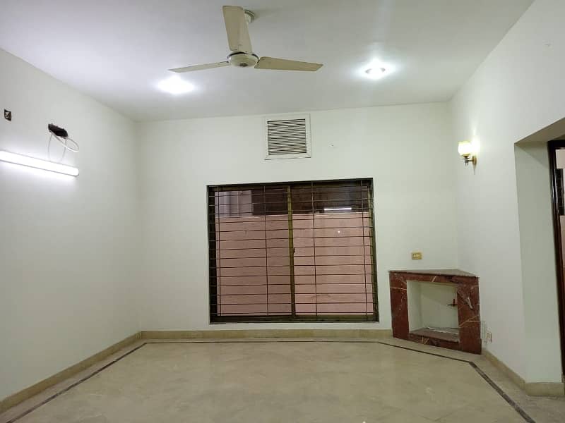 10 Marla House Available For Sale In Alpha Society Canal Road Lahore 4