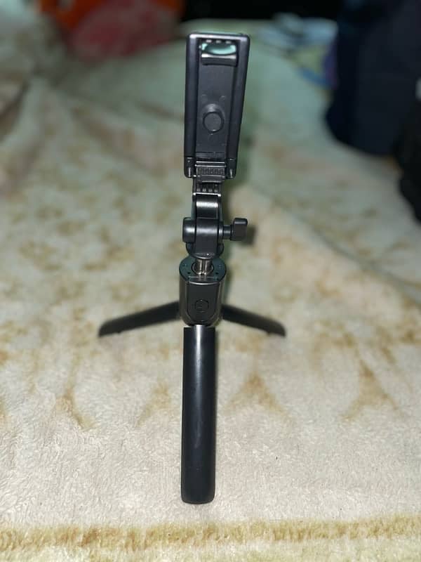 2 in 1 selfie stick and tripod stand 1