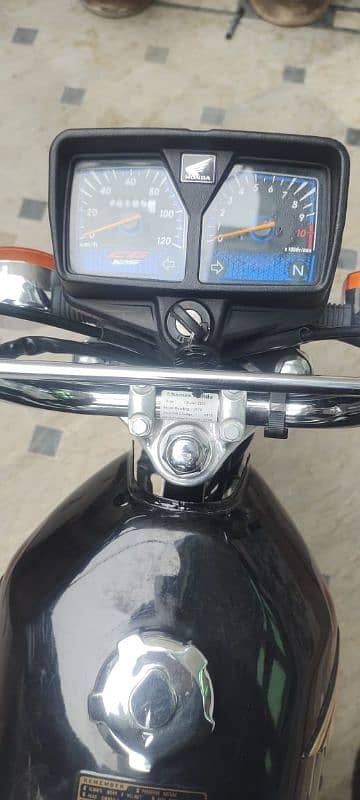 Honda 125 good condition 4