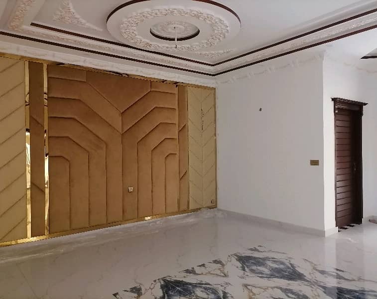 Stunning House Is Available For Sale In Johar Town Phase 2 - Block H3 4