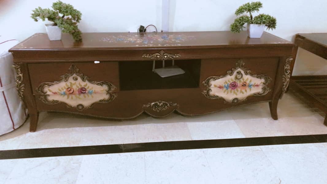 Furniture in very good condition like new 11