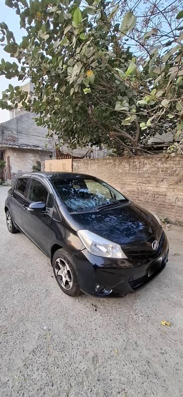 Toyota Vitz 2015-11 0