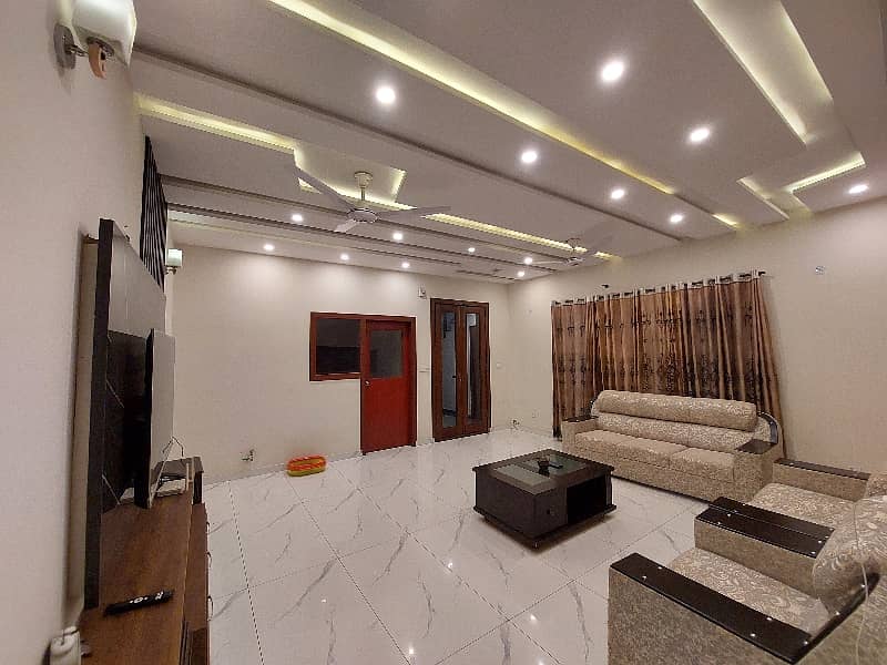 10 Marla Brand New Facing Park 50ft Road House For Sale Johar Town 5