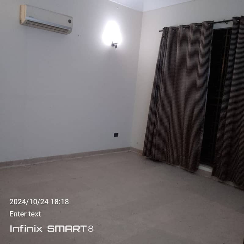 17 Marla Corner House For Rent Available in Johar Town Phase 2 13