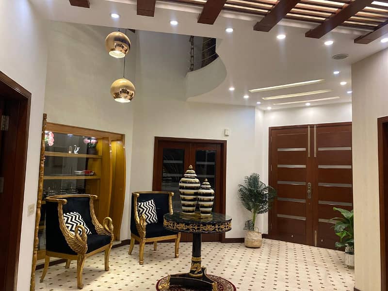 DHA Phase 8 Exe Air Avenue 10 Marla house, for Sale 3