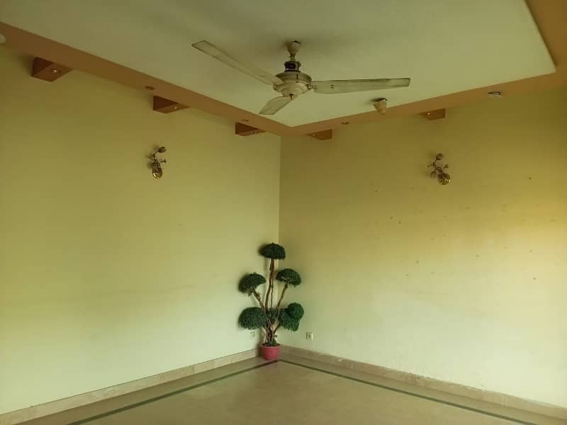 1 Kanal Upper Portion For Rent In Nawab Town 3