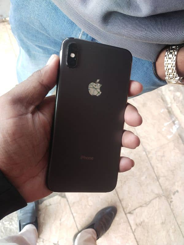 iPhone xs max 512gb With box PTA Approved 0