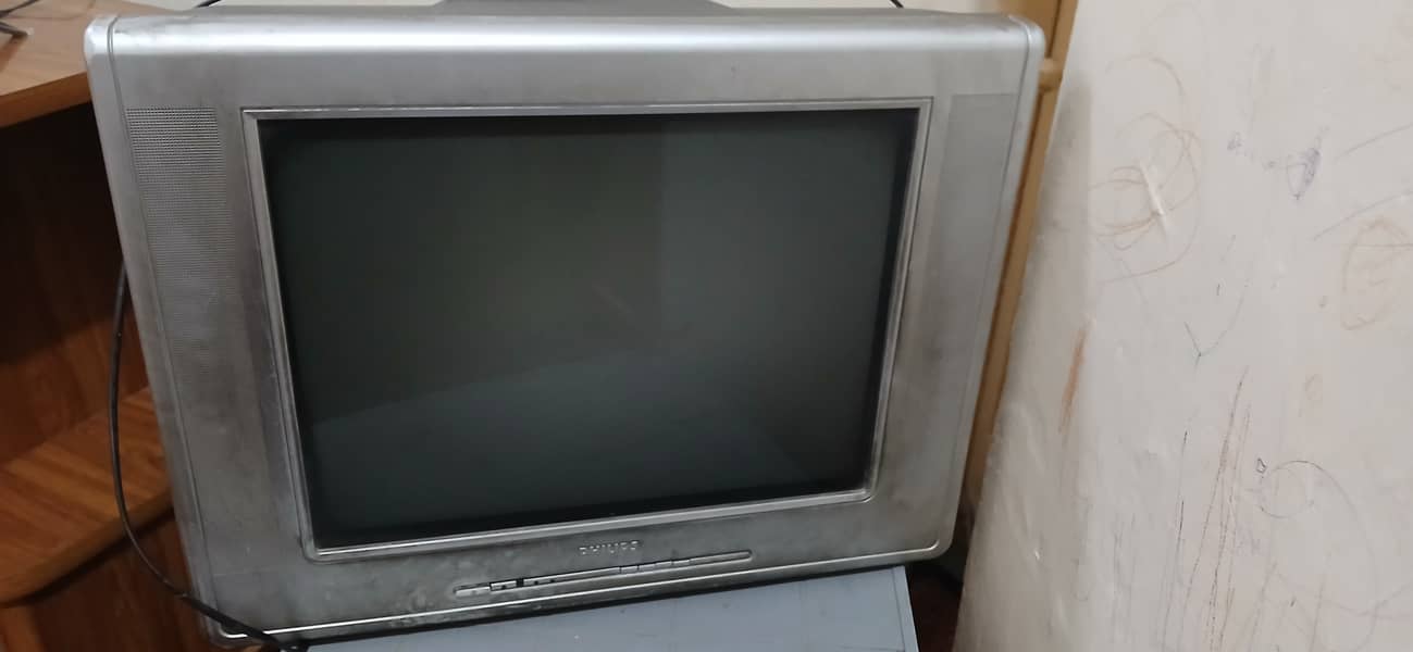 TV in good condition 6