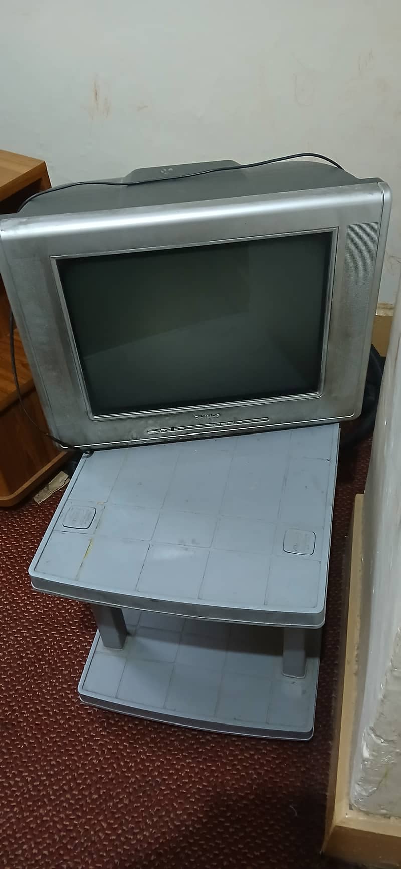 TV in good condition 7