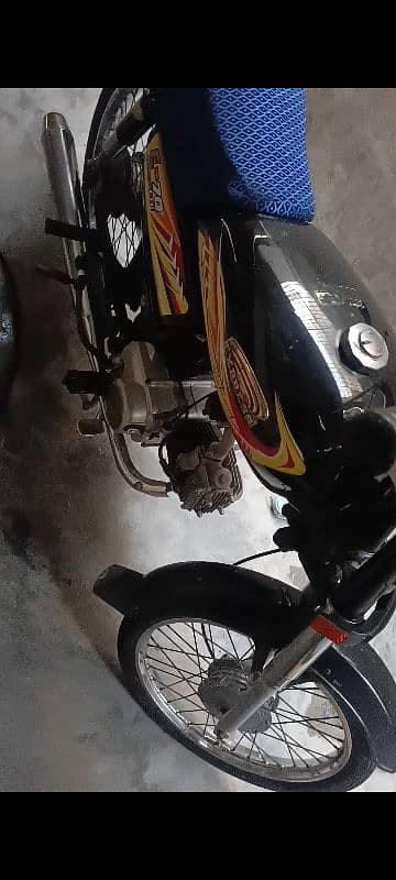 Express Motor bike black color look like a new no work required 2