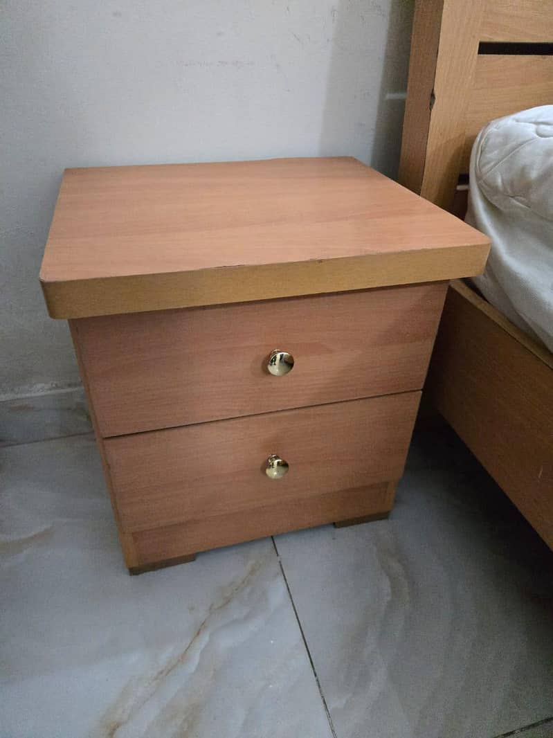 Urgent Sale Kind Bed with side table and molty celeste with warranty 8