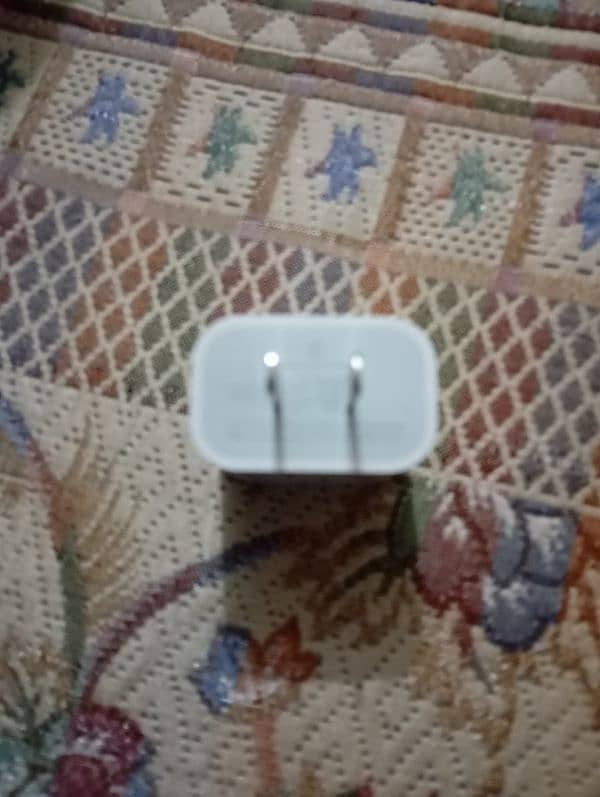 apple charger 0