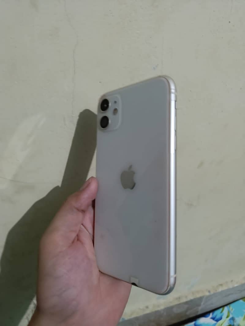 Apple iPhone 11 7