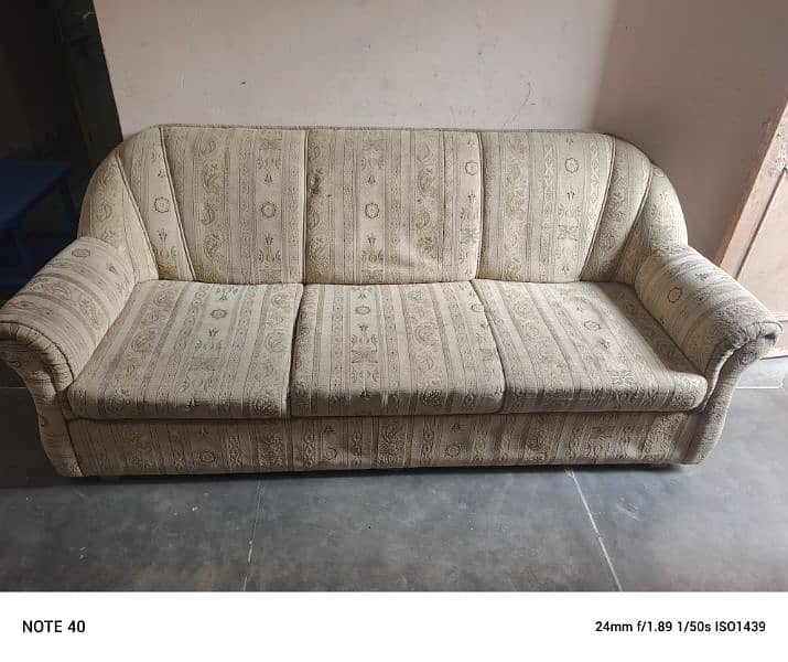 three seater sofa set acchi condition ke sath 0