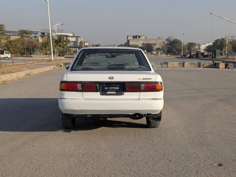 Nissan Sunny 1991 3