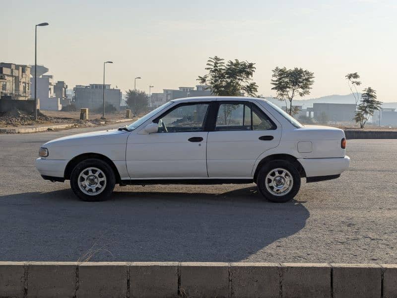 Nissan Sunny 1991 4