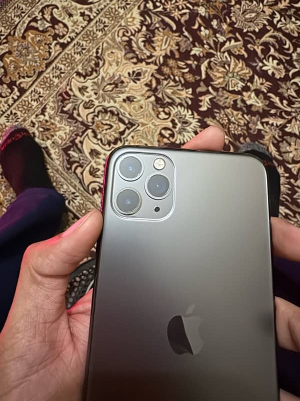 Apple iphone 11 pro max 5