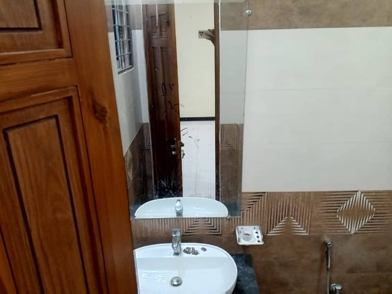 6 Marla Beautiful House Available For Sale In Johar Town 10