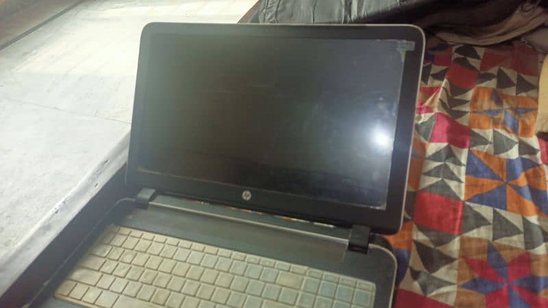 HP Pavilion 15, core i5-5200u with 12GB RAM 1