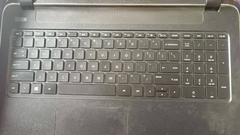 HP Pavilion 15, core i5-5200u with 12GB RAM 2