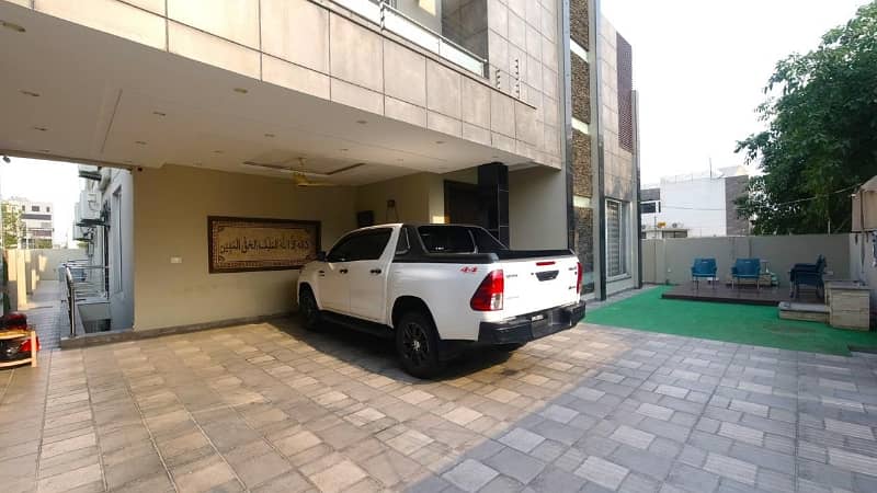 Urgent Sale 1 Kanal Like Brand New Fully Furnished With Basement Bungalow For Sale In DHA Phase 7 Q Block 1