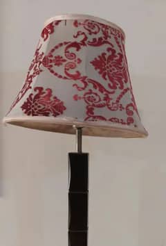 Floor lamp and table