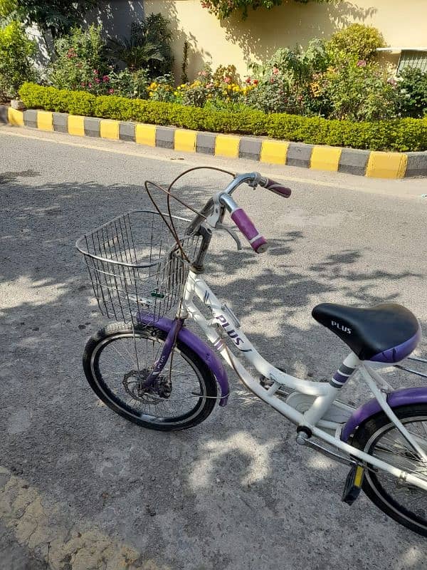 girls cycle in best condition 3