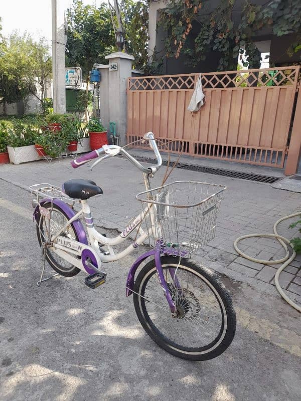 girls cycle in best condition 4