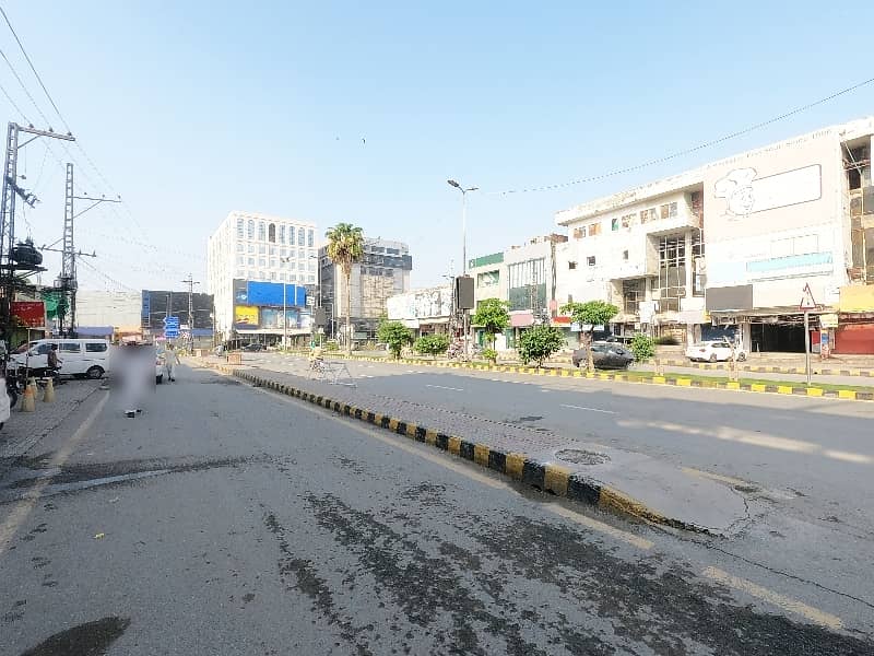 Buy A Centrally Located Prime Location 12 Marla Building In Model Town Link Road 7