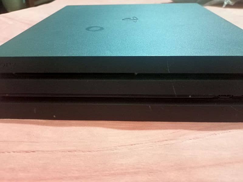 PlayStation 4 Pro 1TB 2