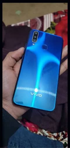 vivo y15 4/64 lush condition with original charger and box