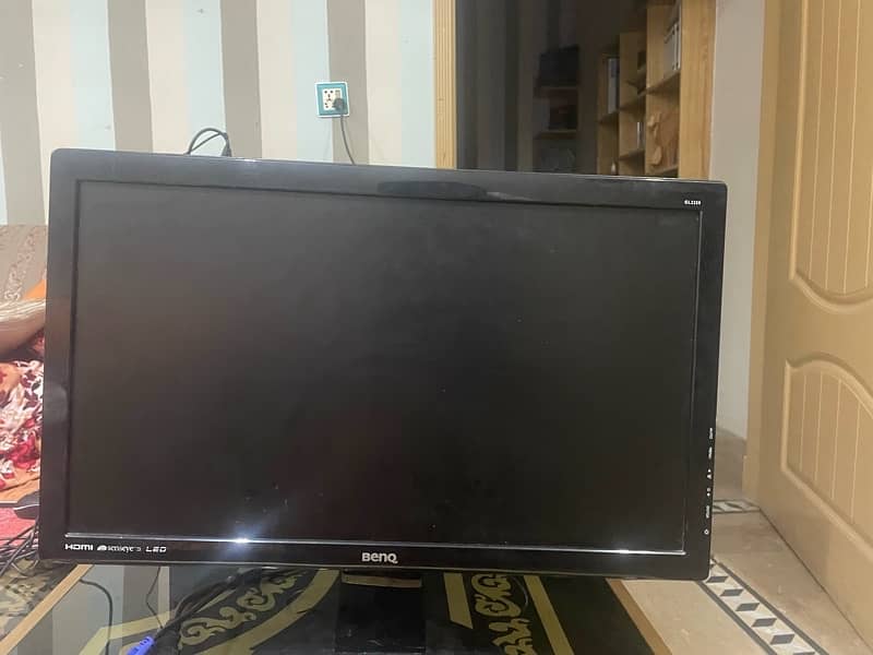 Gaming Pc (12gen cpu) computer with lcd 22 inch 1080p 5