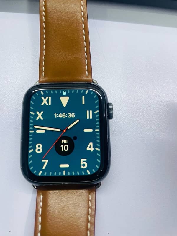 Apple Watch series 4 44 mm complete saman 1