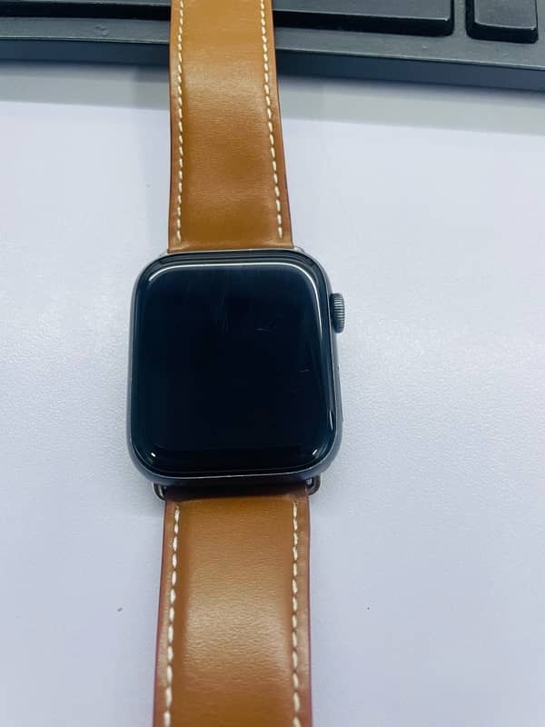 Apple Watch series 4 44 mm complete saman 2