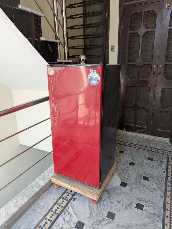 single door 6 cubic 10/10 condition 0