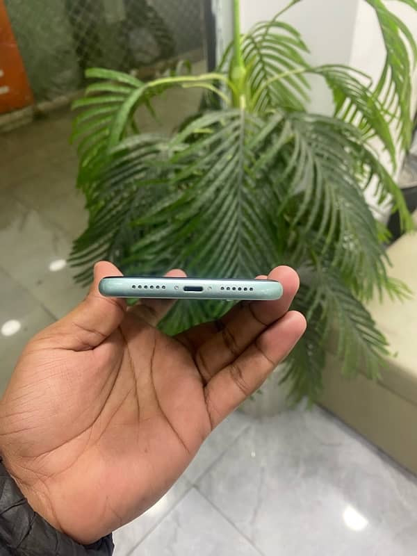 iPhone 11 256gb Dual Sim pta approved Waterpack 03097277399 7