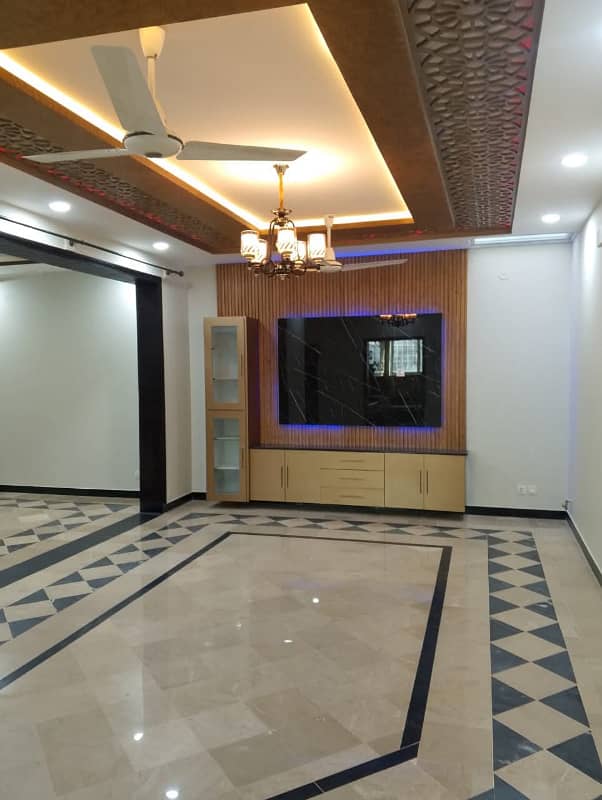 Buy A Upper Portion Of 3200 Square Feet In G-13/3 4