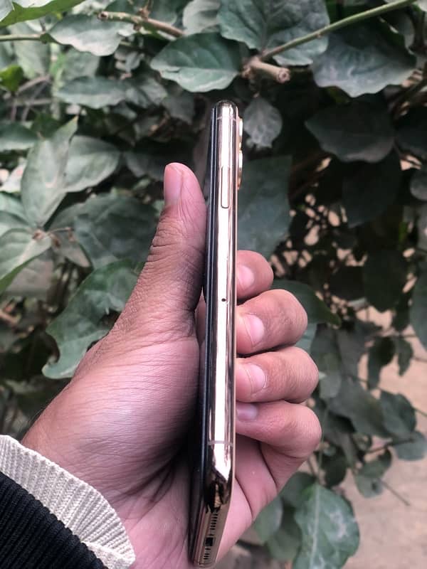 iPhone 11 Pro - 64Gb - Non PTA (FU) - 79% Health 4