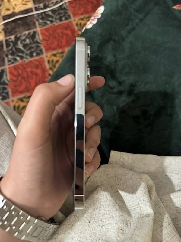 Iphone 14 pro FU 4 months time 1