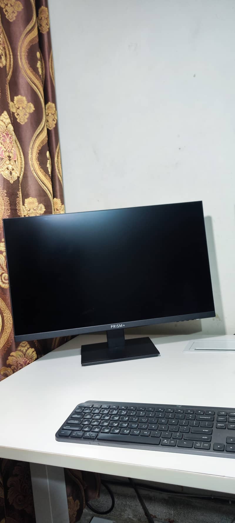 Prism+ W270 Ultra - 4K - Bezel less - 27 Inch Monitor LCD 1