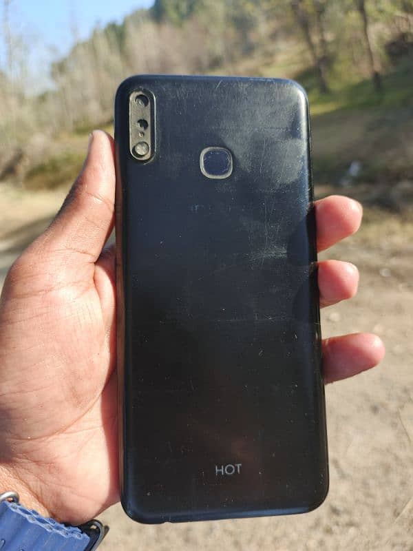 INFINIX HOT 8 LITE   RAM 2 ROM 32 3