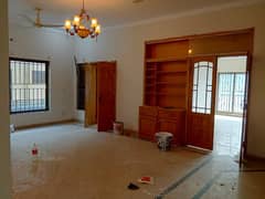 Beautiful Newly Renovated Upper Portion in closed end street