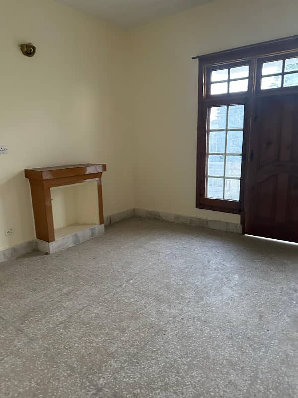 Beautiful Main Road House for rent in F-11 11