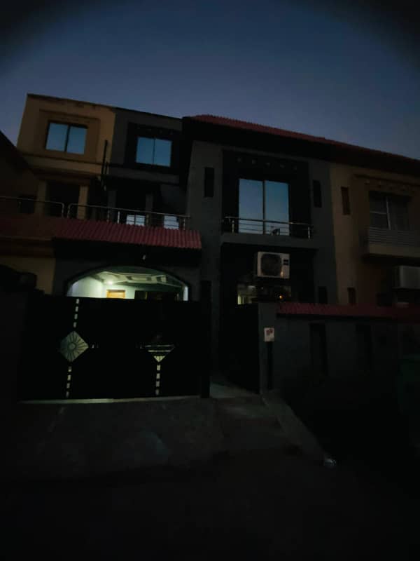 5 Marla Used House For Sale In Block AA Sector D Bahria Town Lahore 12