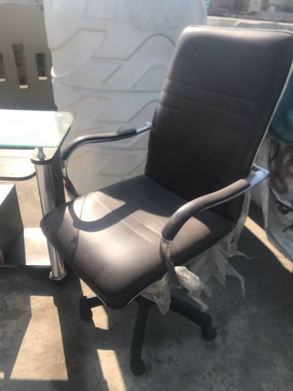 Office Table and Chair for sale 1