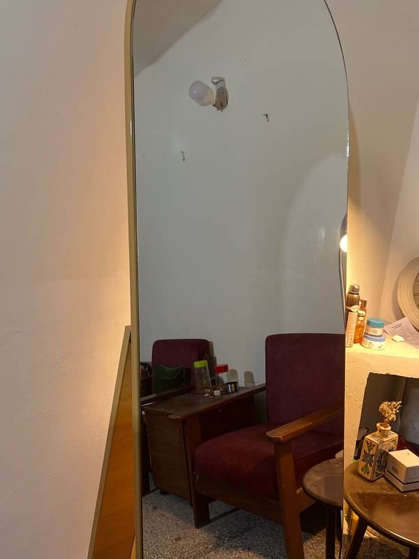 Full-Length Mirror (6x2 ft) in Excellent Condition 0