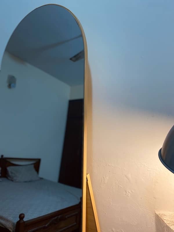 Full-Length Mirror (6x2 ft) in Excellent Condition 5